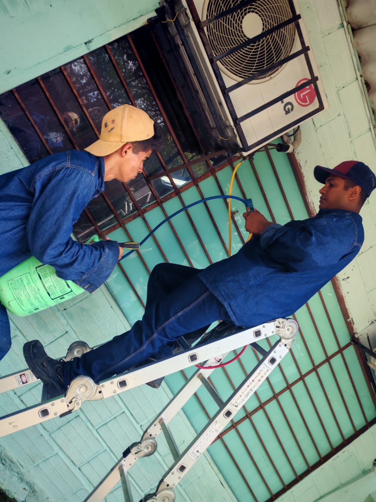 CONTRATO 008 MANTENIMIENTO AIRES ACONDICIONADOS